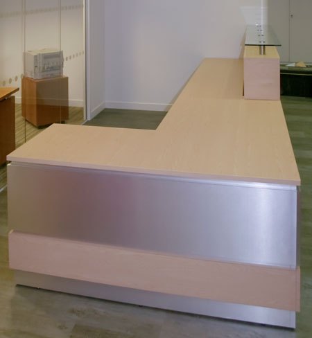 Bespoke reception desk example 19